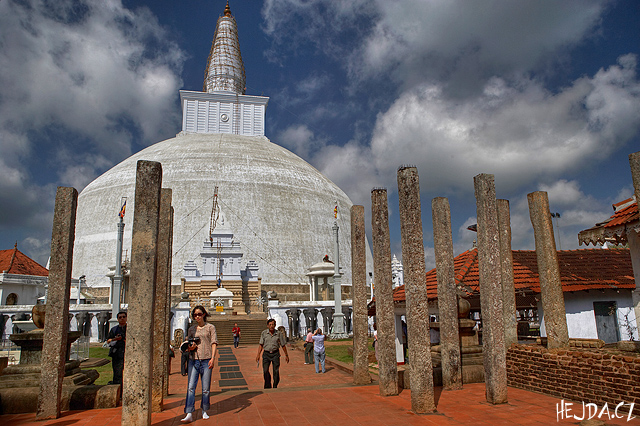 Ruvanvalisaya