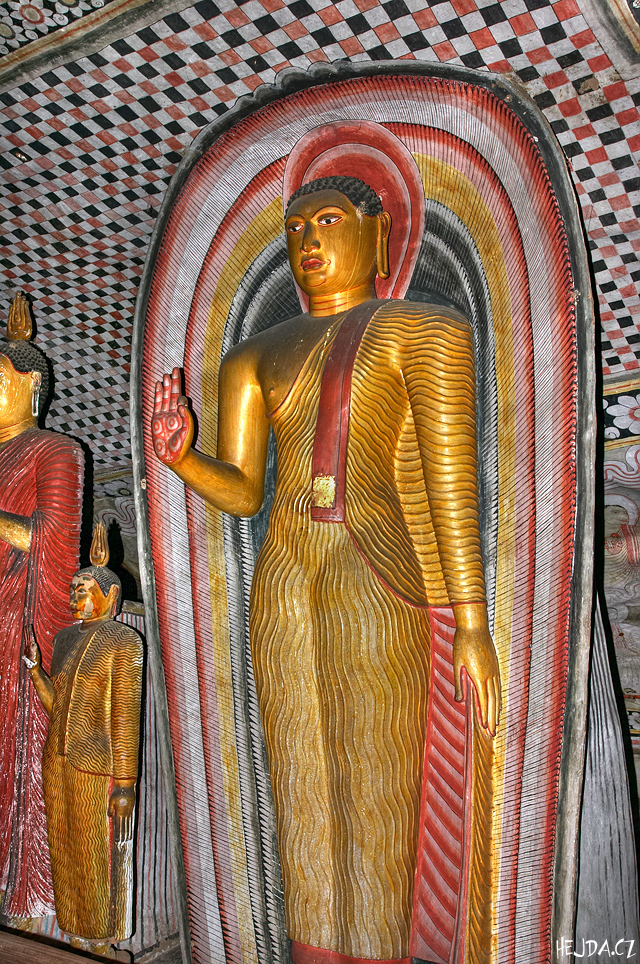 v jeskynn�ch chr�mech - Dambulla