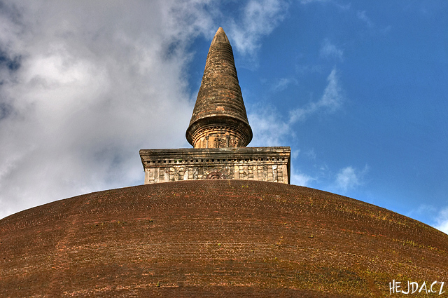 Rankot Vihara - Polonnaruwa