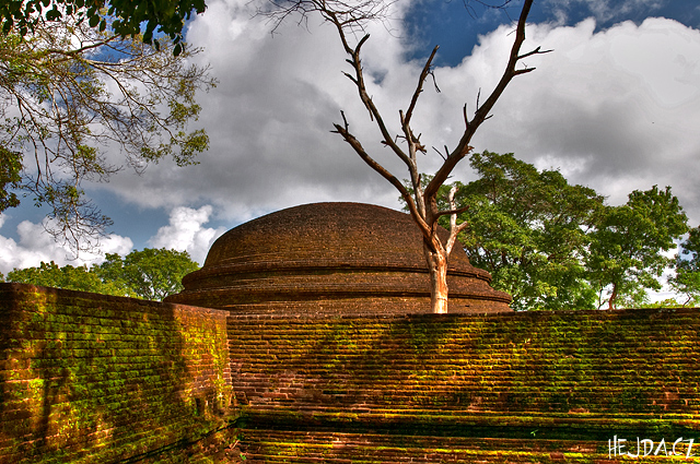 Lankatilaka temple - Polonnaruwa