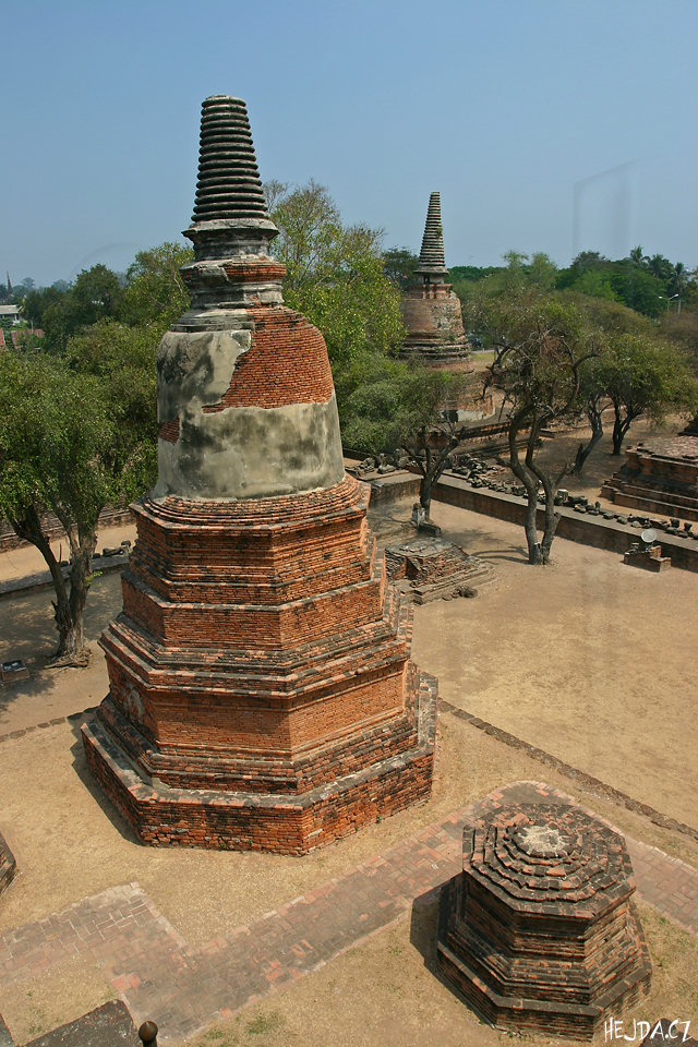 Wat Ratburana s chedi