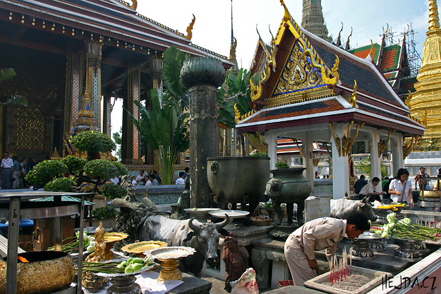 Temple offering area