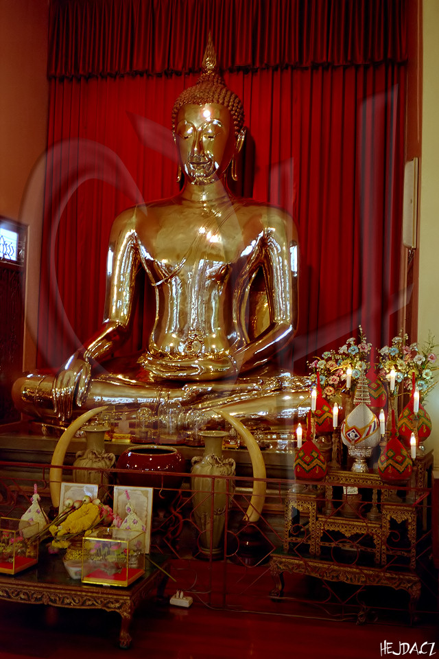Nejv�t�� zlat� Budha na sv�te Golden Buddha